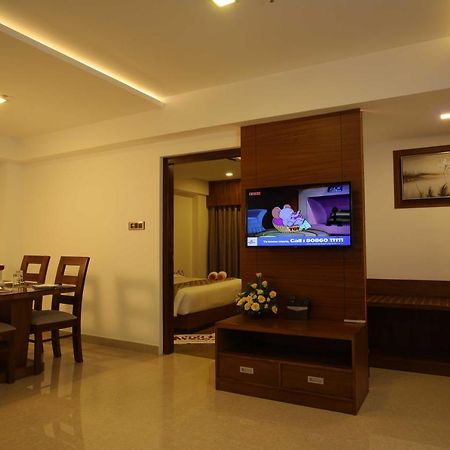 Hotel Karthika Park Kazhakuttam Eksteriør bilde