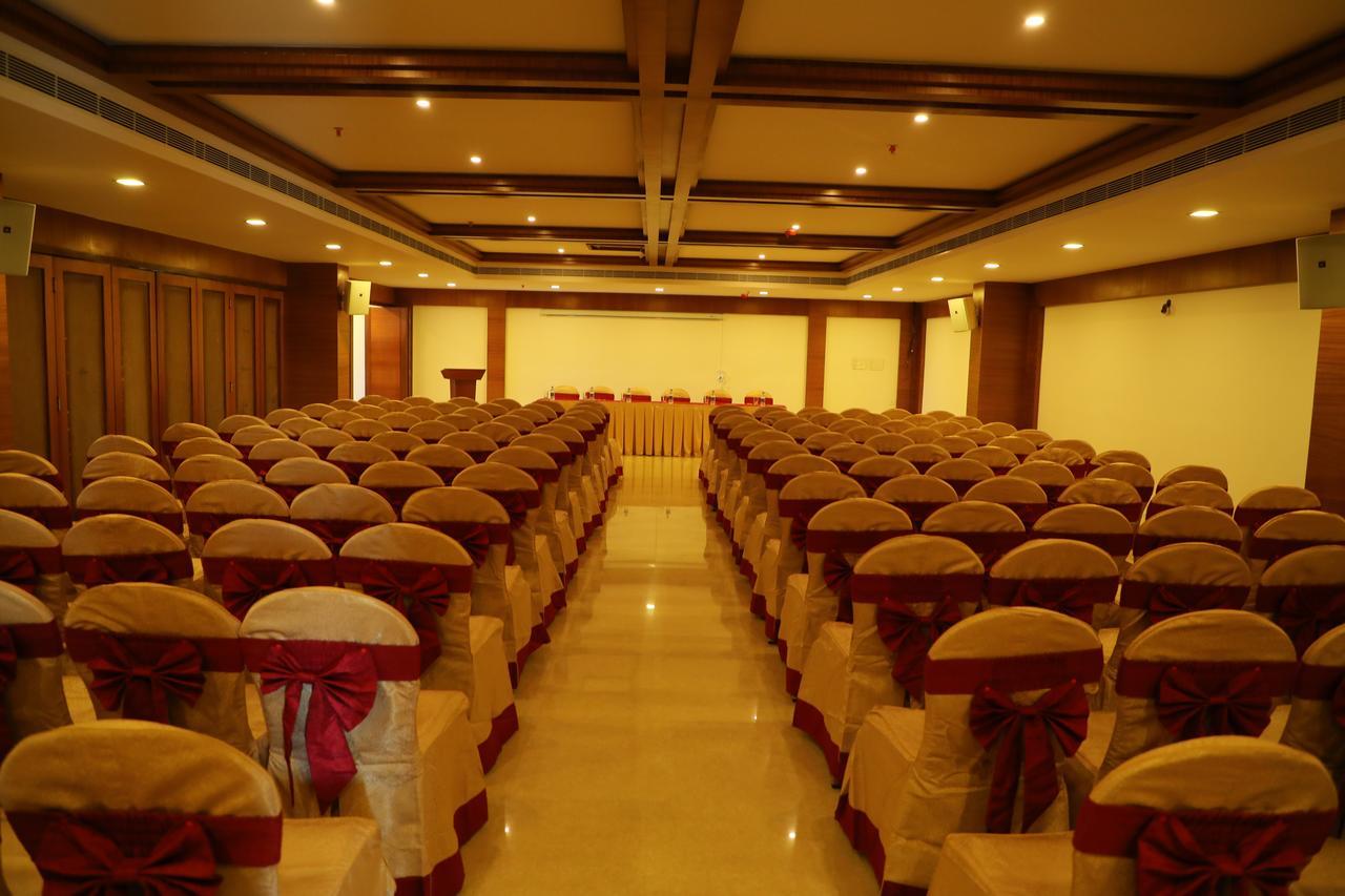 Hotel Karthika Park Kazhakuttam Eksteriør bilde