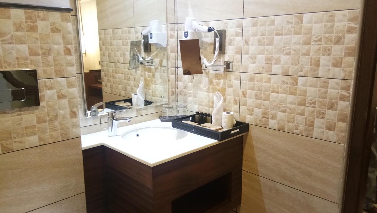 Hotel Karthika Park Kazhakuttam Eksteriør bilde