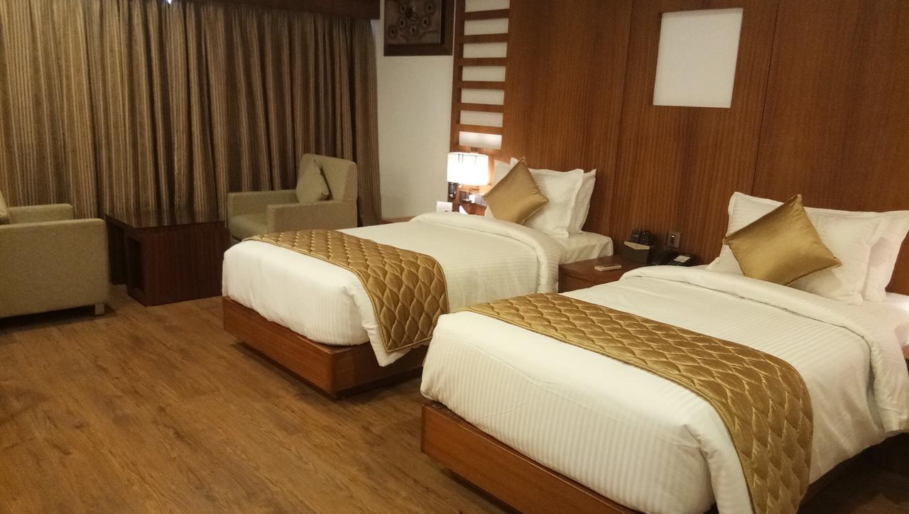 Hotel Karthika Park Kazhakuttam Eksteriør bilde