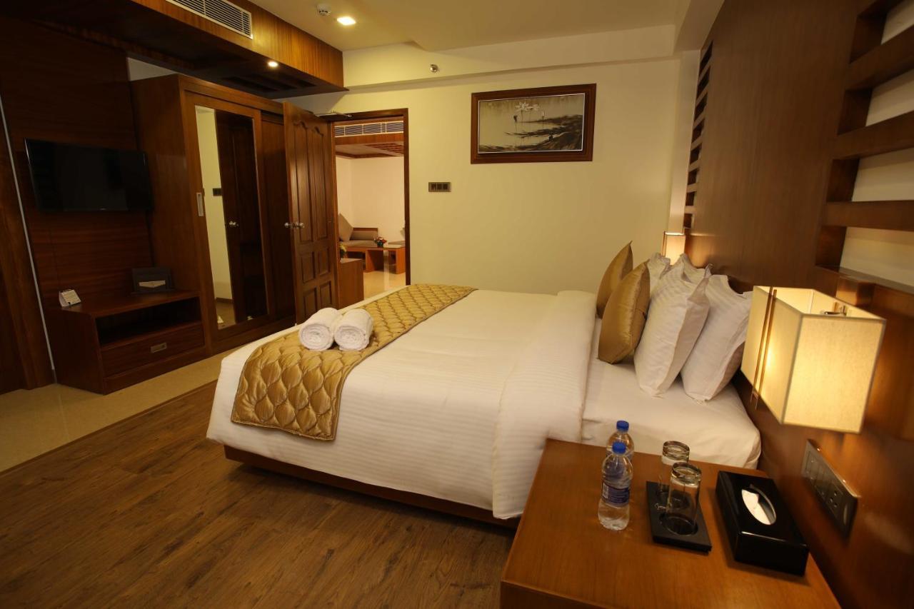 Hotel Karthika Park Kazhakuttam Eksteriør bilde