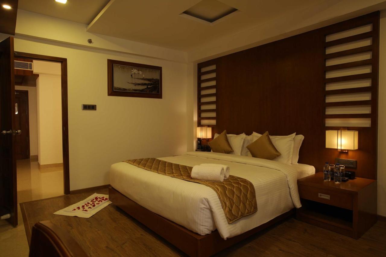 Hotel Karthika Park Kazhakuttam Eksteriør bilde